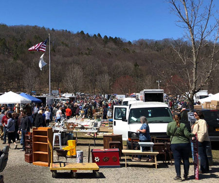 Elephant's Trunk Flea Market Live Cam New Milford, CT