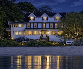 Blue Shutters Beachside Inn Live Cam, Gloucester, MA