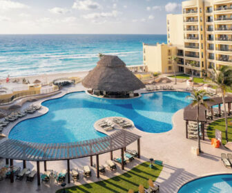 Royal Sands Resort & SPA Live Webcam, Cancun