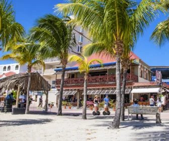 Taloula Mango’s and Blue Beach Bar Webcam, Sint Maarten